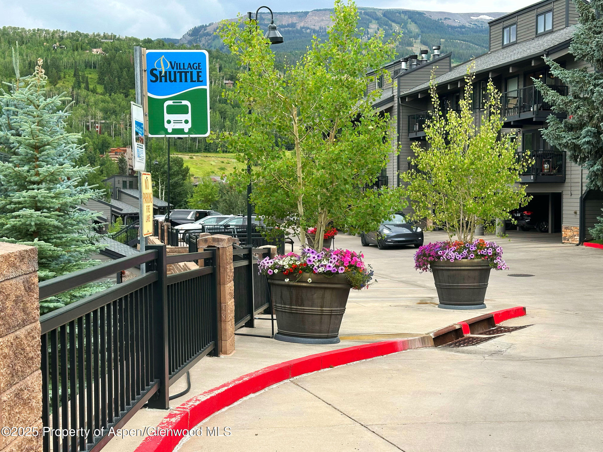 55 Upper Woodbridge Road, Unit H5 Snowmass Village, CO 81615 - Photo 35 of 35 Resort Free Shuttle