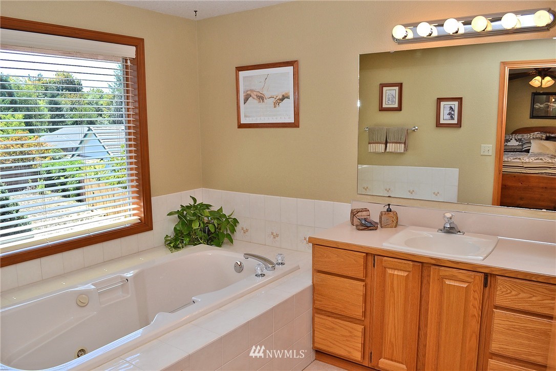 3135 Dellrose Road Southwest Tumwater, WA 98512 - Photo 13 of 25 Gallery Image 13