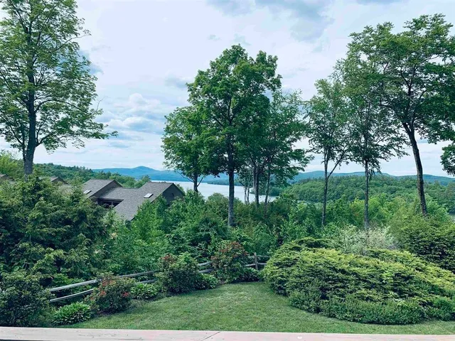 $1,750 | 61 Woodbury Drive, Unit 43, Bristol, NH 03222