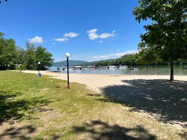 $1,750 | 61 Woodbury Drive, Unit 43, Bristol, NH 03222