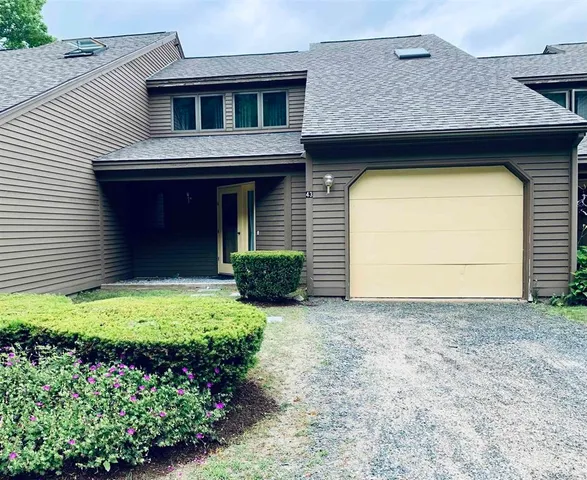 $1,750 | 61 Woodbury Drive, Unit 43, Bristol, NH 03222