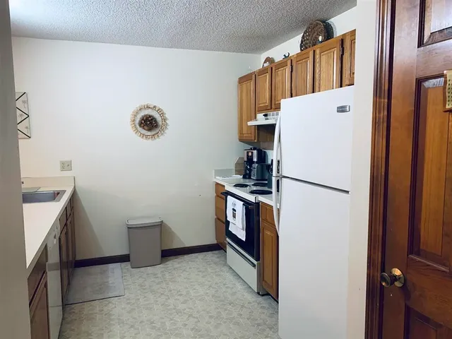 $1,750 | 61 Woodbury Drive, Unit 43, Bristol, NH 03222