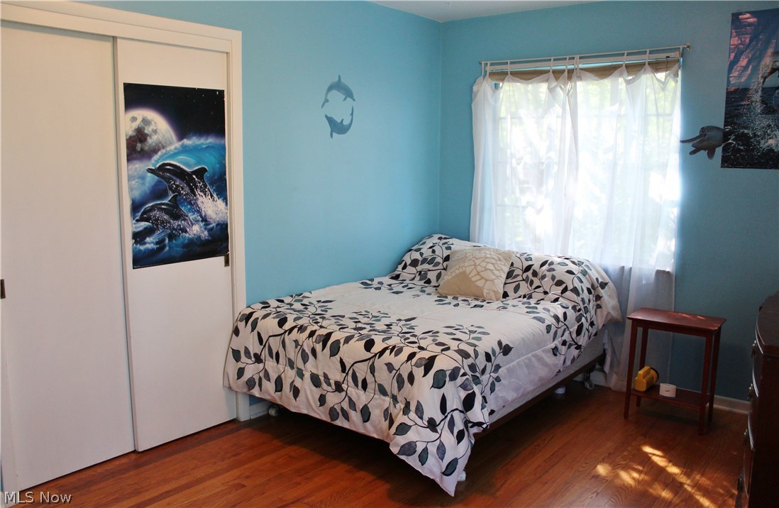 1825 Walnut Road Kent, OH 44240 - Photo 13 of 23 Bedroom 3 also with pretty wood floor.