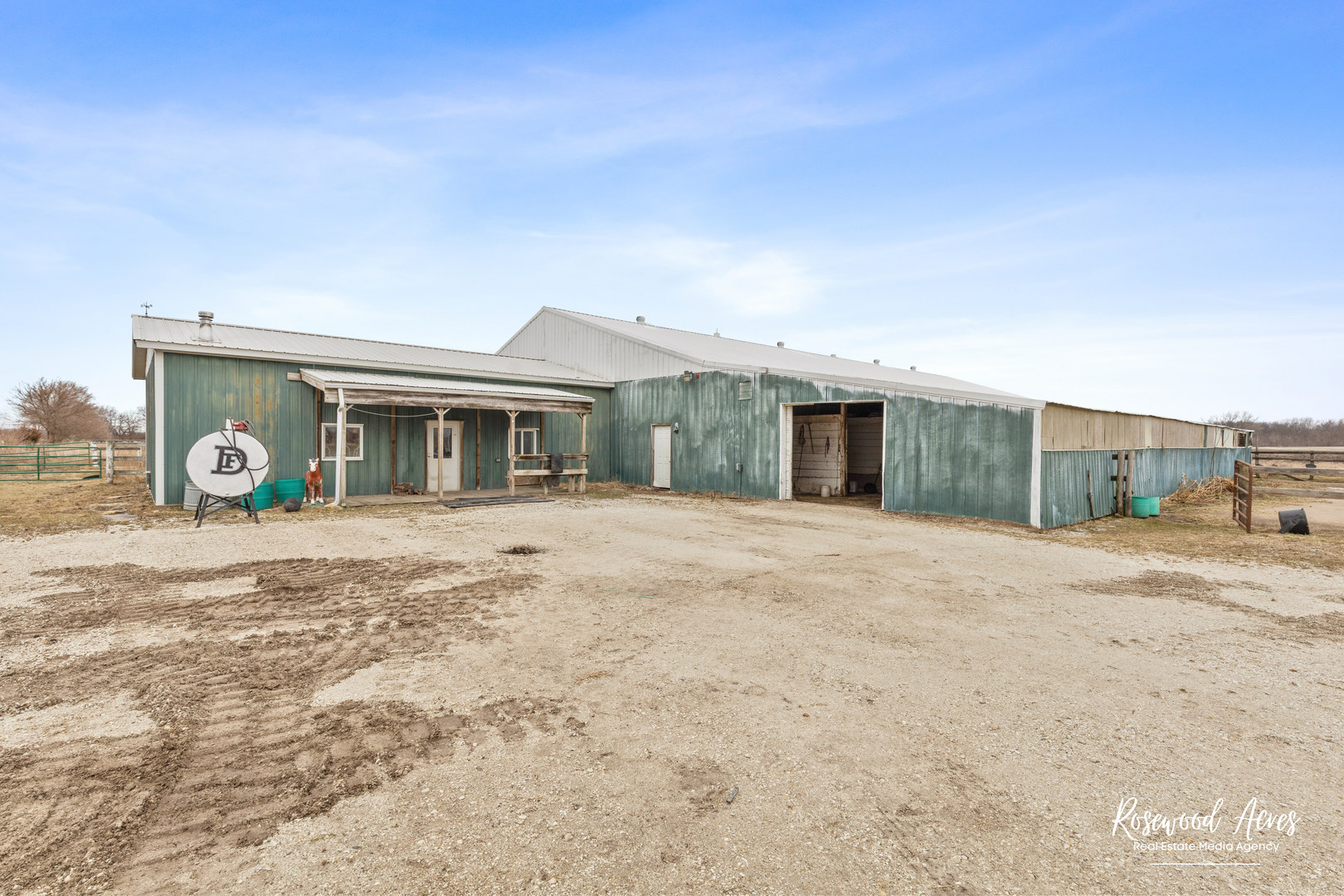 6255 Highway 17 Kankakee, IL 60901 - Photo 11 of 22 a view of a house with a yard and garage