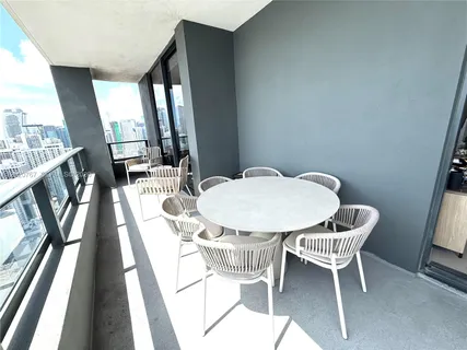 $1,700,000 | 159 Northeast 6th Street, Unit 4016, Miami, FL 33132