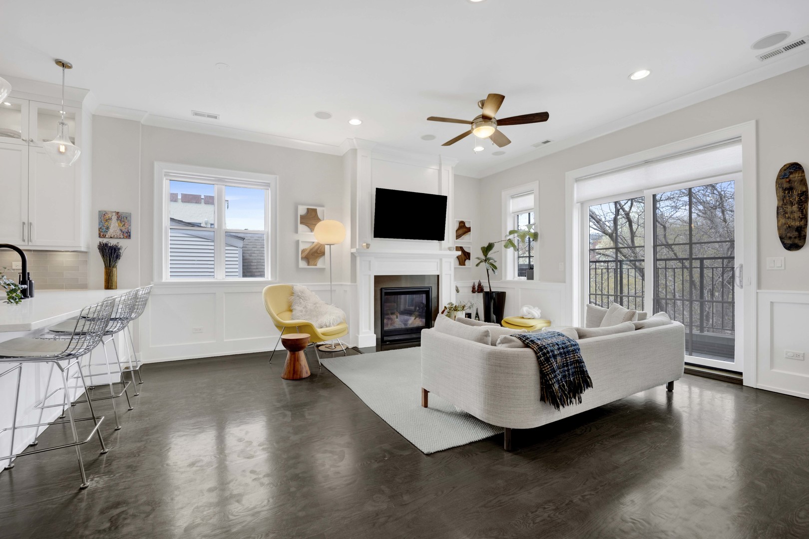 1341 West George Street, Unit 3 Chicago, IL 60657 - Photo 4 of 27