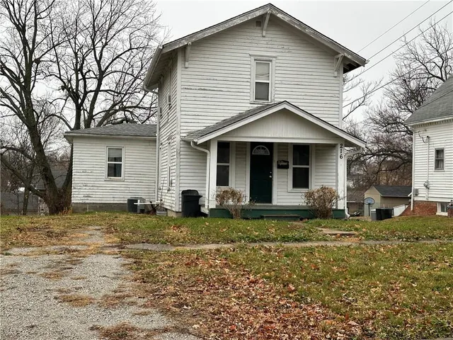 $99,900 | 216 East Thompson Street, Maryville, MO 64468