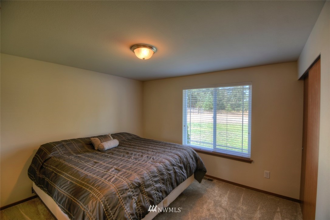 7535 187th Avenue Southwest Rochester, WA 98579 - Photo 13 of 22