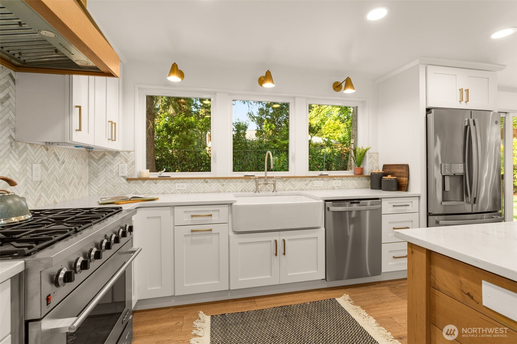 9121 228th Street Southwest Edmonds, WA 98026 - Photo 10 of 36
