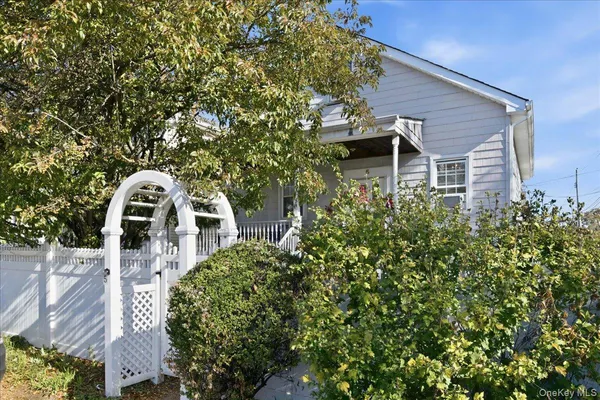 $679,000 | 5 9th Street, Bayville, NY 11709