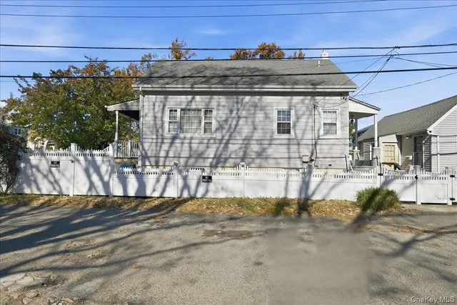 $679,000 | 5 9th Street, Bayville, NY 11709