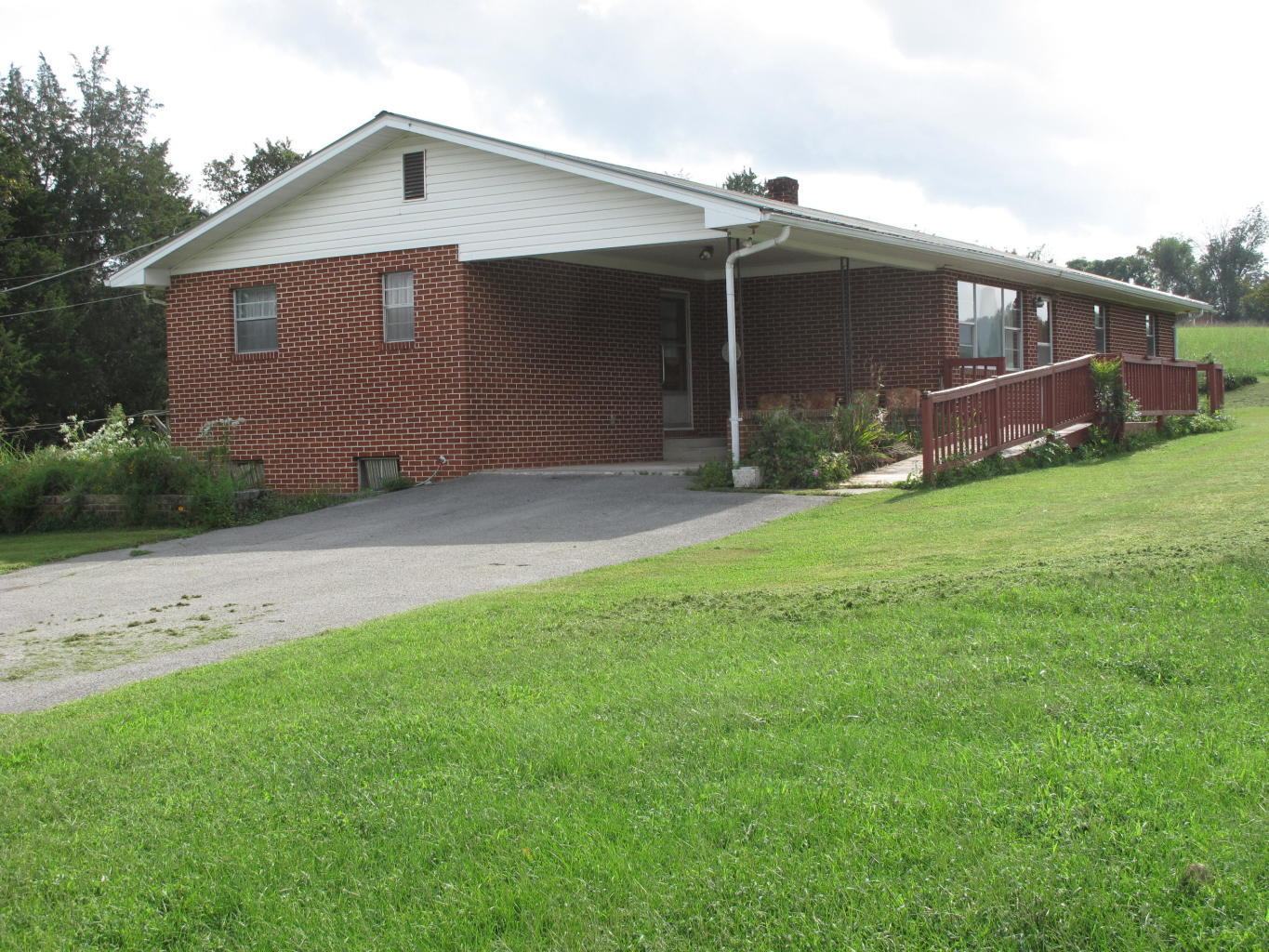 140 Angel Road La Follette, TN 37766 - Photo 3 of 16 20200904175314527103000000-o