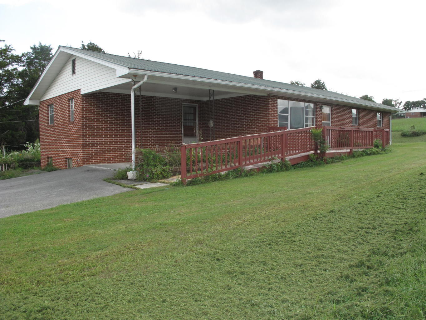 140 Angel Road La Follette, TN 37766 - Photo 4 of 16 20200904175322333079000000-o