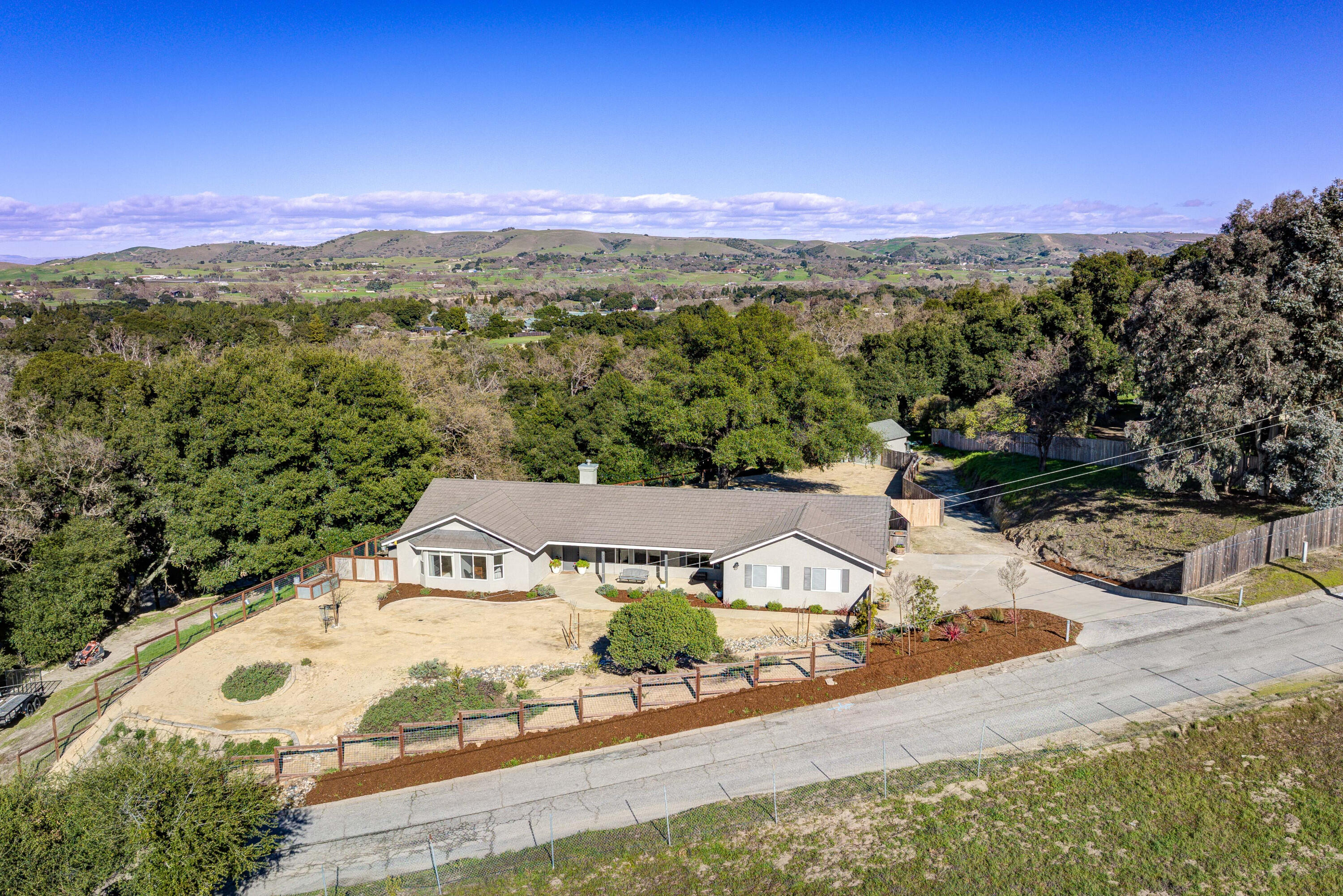 2305 Rio Rita Road Atascadero, CA 93422 - Photo 3 of 28 photo_059