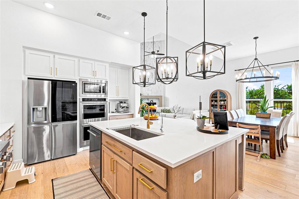 15561 Songbird Street Frisco, TX 75035 - Photo 9 of 40 Gallery Image 9