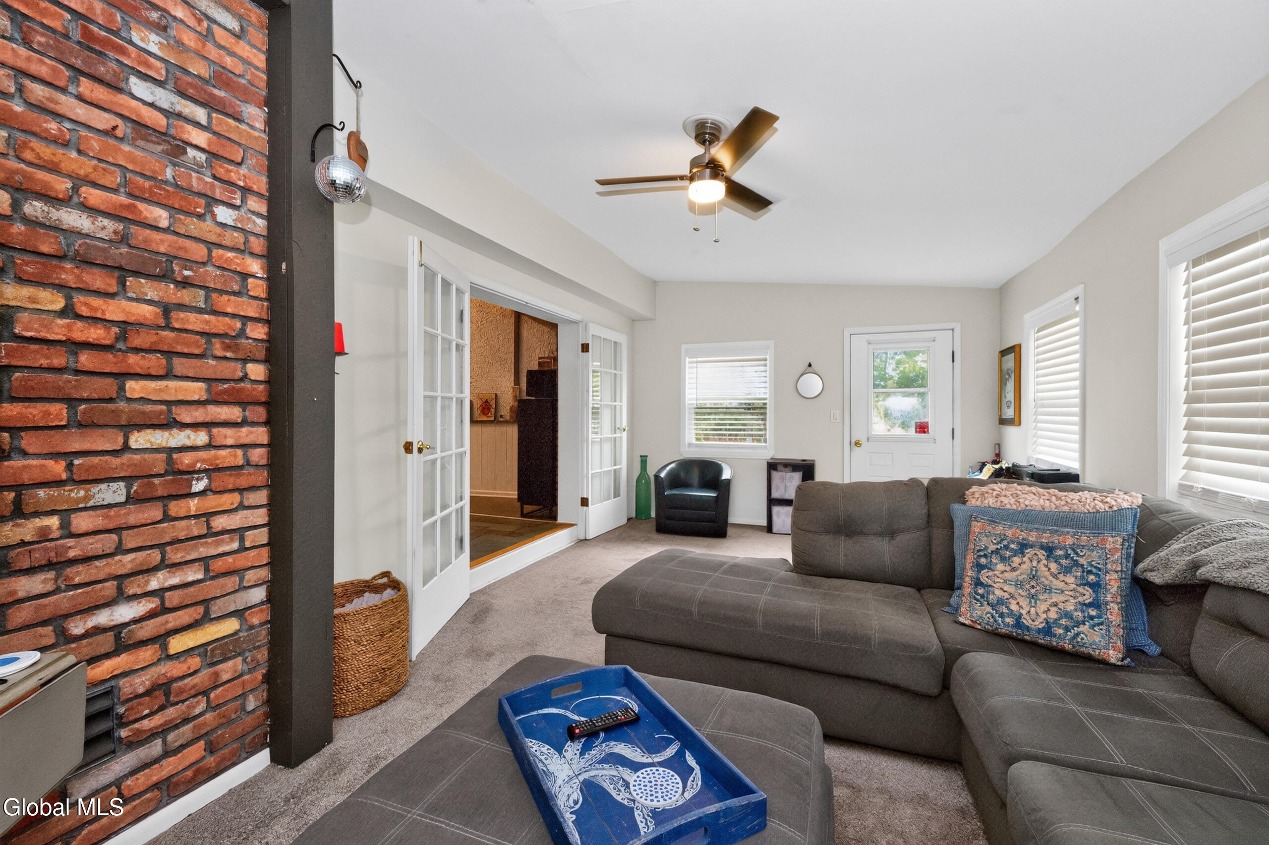 341 Princetown Road Rotterdam, NY 12306 - Photo 10 of 47 1 Familyroom 4
