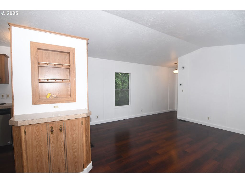 6610 Northwest Whitney Road, Unit 135 Vancouver, WA 98665 - Photo 4 of 32 Gallery Image 4
