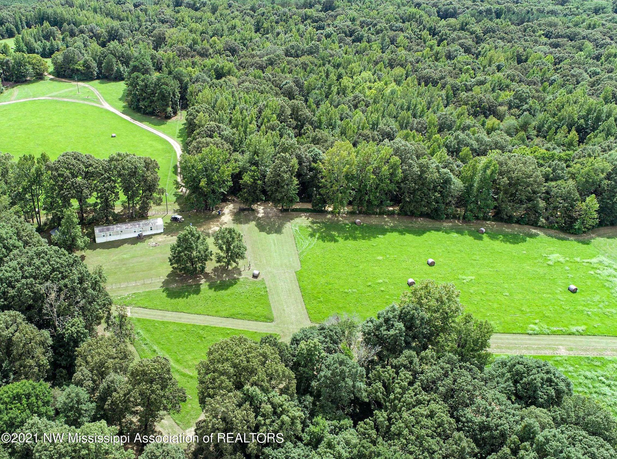 341 Billy Jackson Road Batesville, MS 38606 - Photo 15 of 81 DCIM\100MEDIA\DJI_0724.JPG