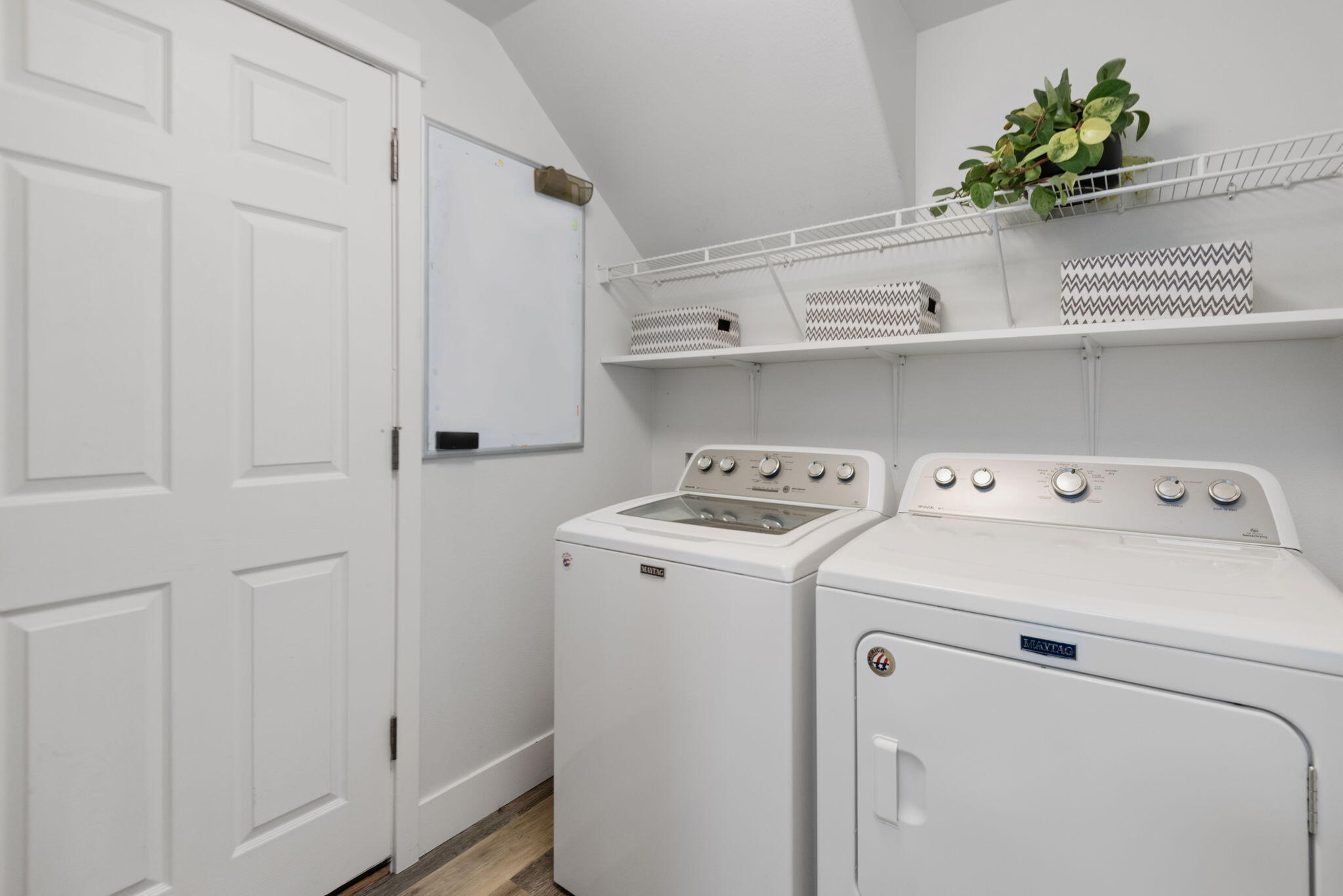 62744 Larkview Road Bend, OR 97701 - Photo 20 of 25 a utility room with dryer and washer