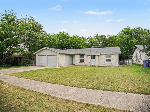 $239,900 | 1434 Oakbrook Street, Lancaster, TX 75134