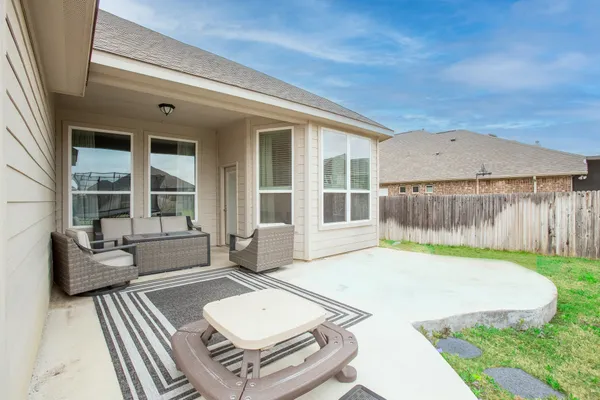 $2,950 | 823 Dreisam, New Braunfels, TX 78130