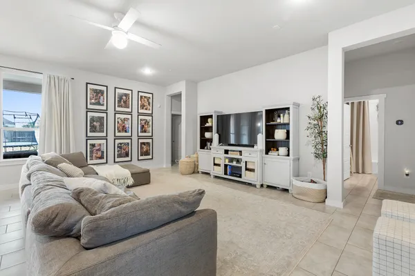 $2,950 | 823 Dreisam, New Braunfels, TX 78130