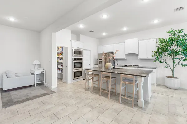 $2,950 | 823 Dreisam, New Braunfels, TX 78130