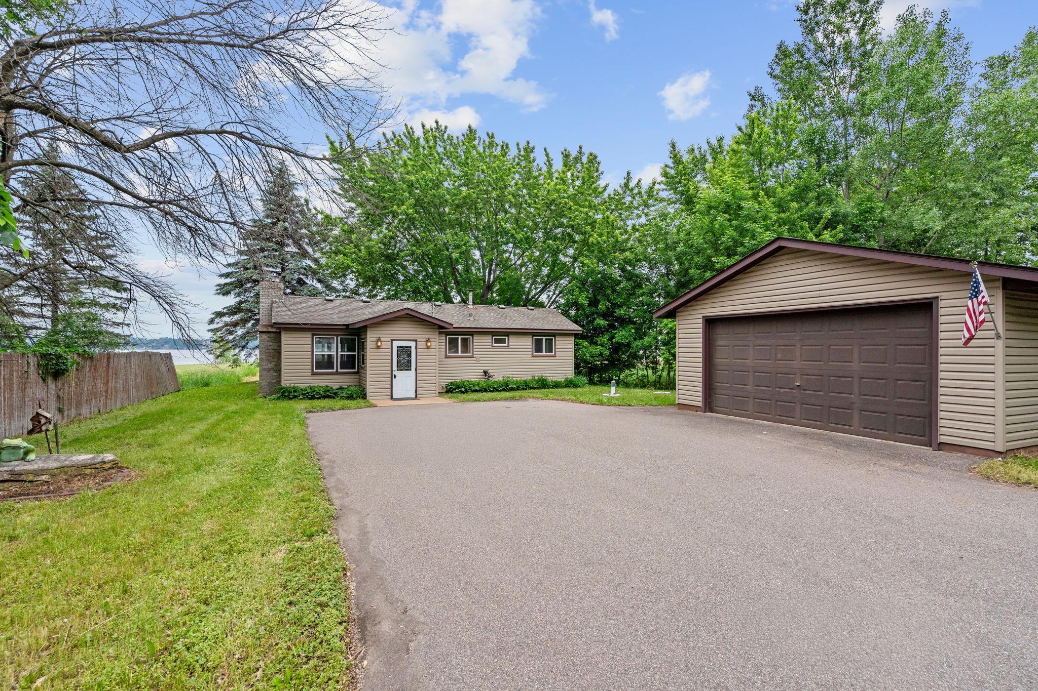 12280 Mentzer Trail Lindstrom, MN 55045 - Photo 2 of 37