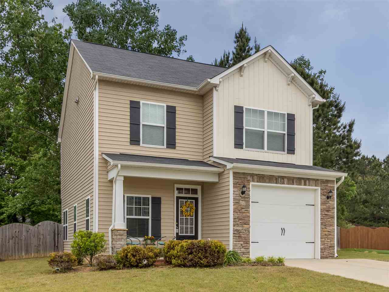 604 Smith Ridge Way Fuquay-Varina, NC 27526 - Photo 1 of 30 Welcome to 604 Smith Ridge in Southview Pointe. Front view