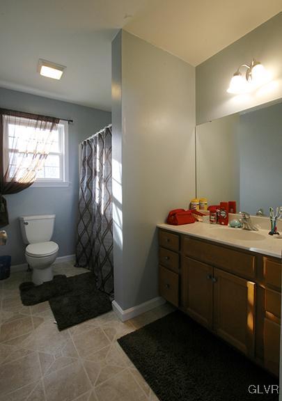1045 Long Lane Road Kutztown, PA 19530 - Photo 15 of 28 Full bath upstairs