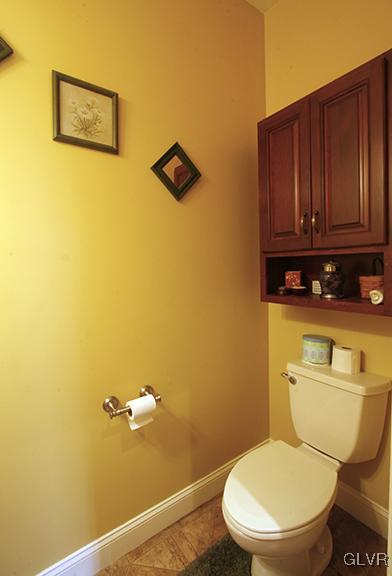 1045 Long Lane Road Kutztown, PA 19530 - Photo 9 of 28 Powder room on main level