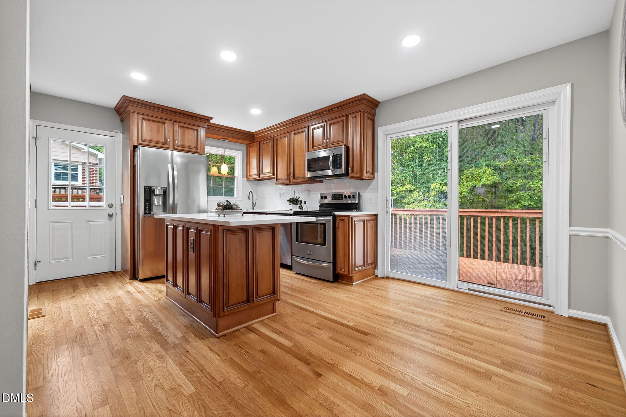 6025 Bellow Street Raleigh, NC 27609 - Photo 6 of 13 11-web-or-mls-020_JDP06789