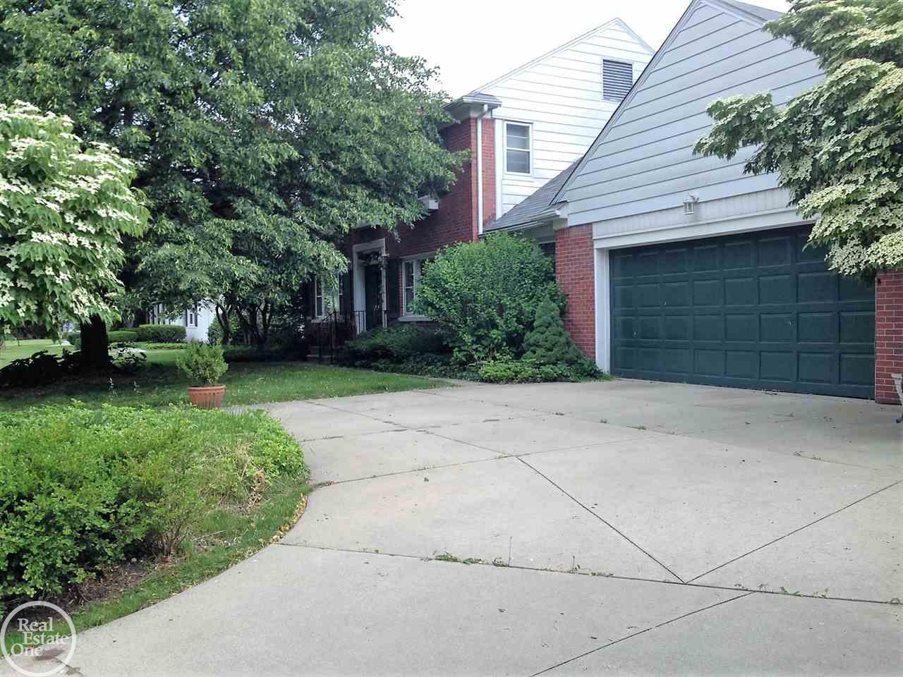1008 Bedford Road Grosse Pointe, MI 48230 - Photo 2 of 47 31318447-1.JPG