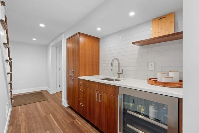 $1,575,000 | 1 Winthrop Terrace, Wayland, MA 01778