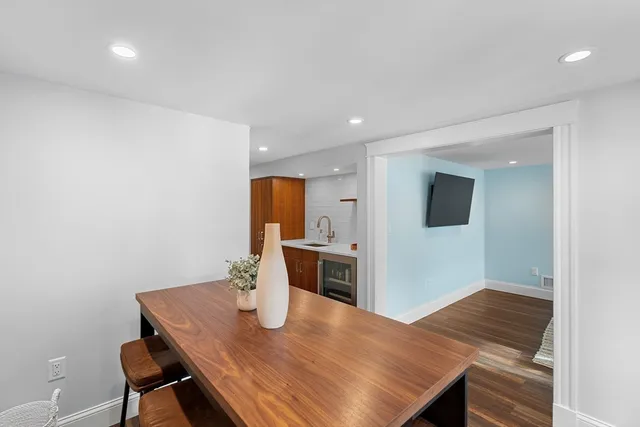 $1,575,000 | 1 Winthrop Terrace, Wayland, MA 01778