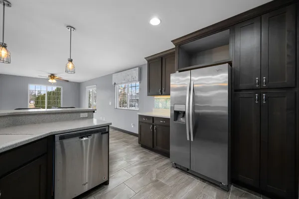 $389,900 | 125 Pinehurst Drive, Eldridge, IA 52748