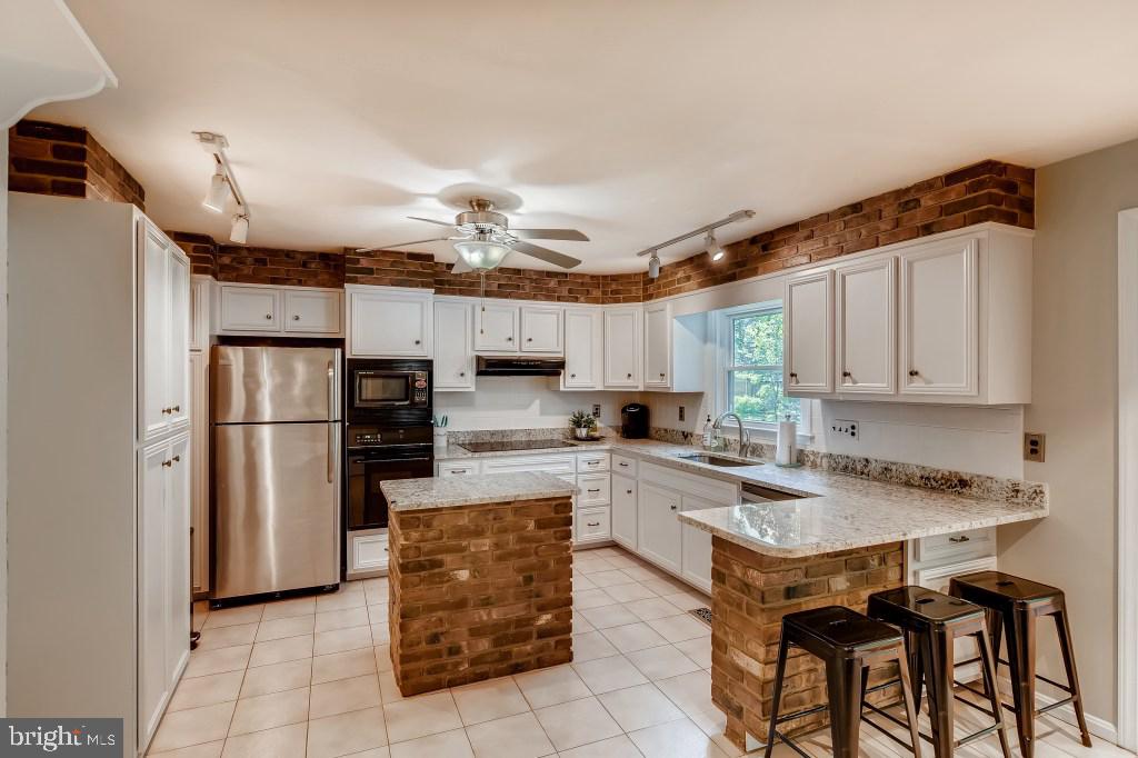 1901 Parkvue Road Fallston, MD 21047 - Photo 12 of 31 Breakfast Bar