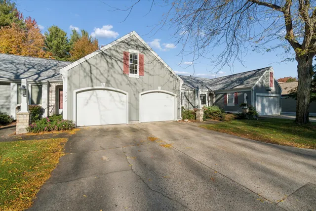 $350,000 | 17850 Bramer Lane, Spring Lake, MI 49456