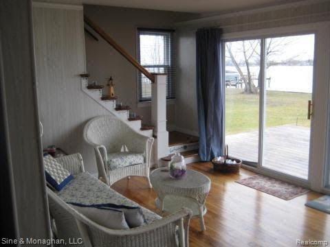 8017 River Road Marine City, MI 48039 - Photo 6 of 11 8017 living room
