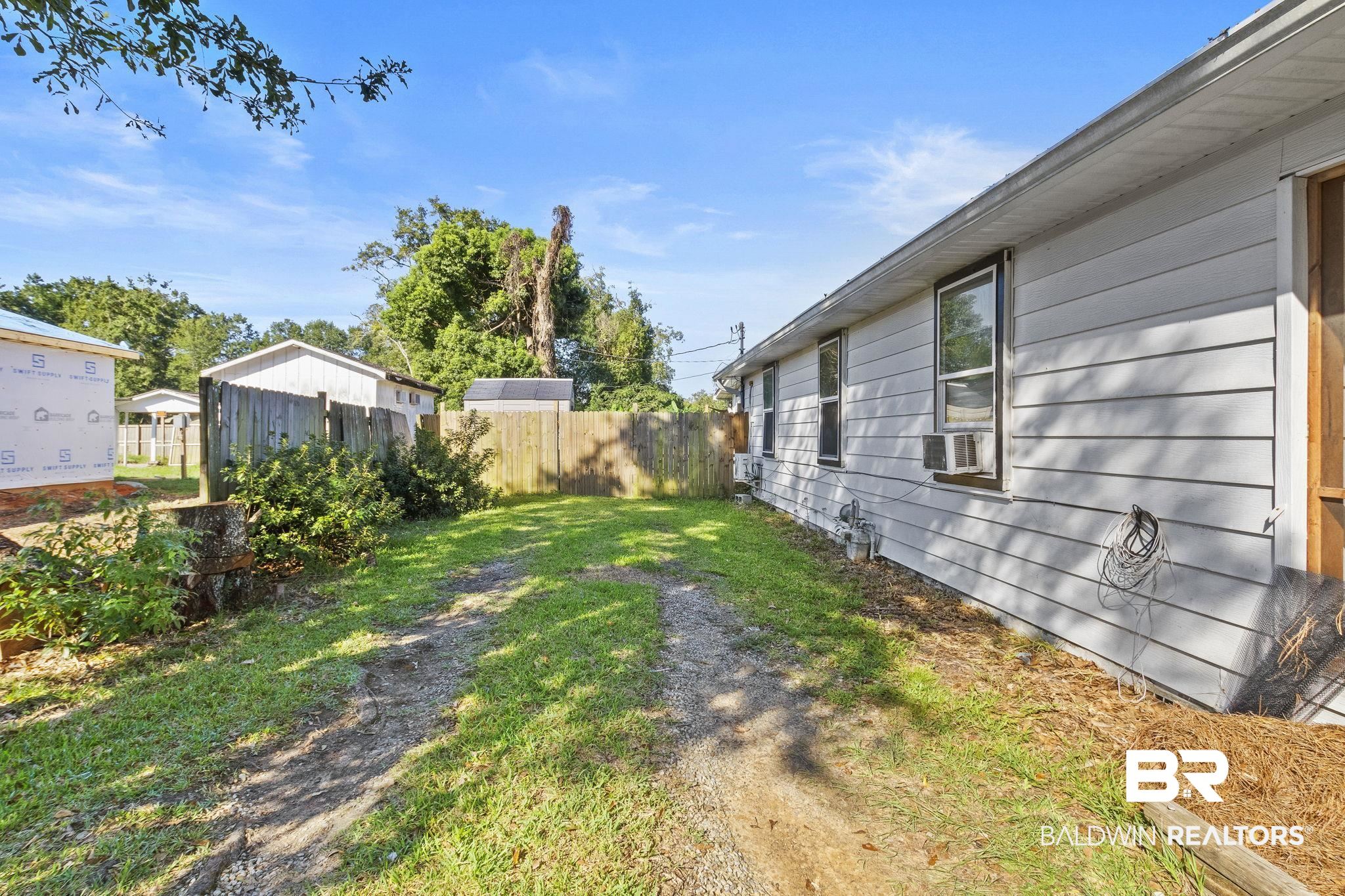 707 North Cedar Street Foley, AL 36535 - Photo 42 of 69 View of yard