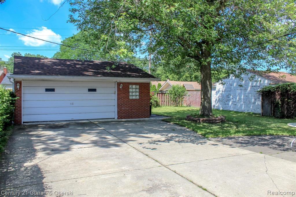 5757 Rouge Court Dearborn Heights, MI 48127 - Photo 17 of 21