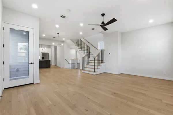 $3,050 | 2204 Lou Ellen Lane, Houston, TX 77018