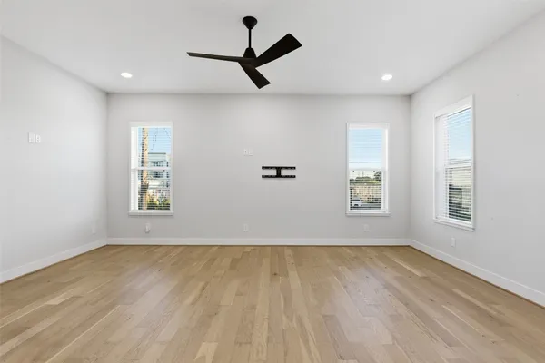 $3,050 | 2204 Lou Ellen Lane, Houston, TX 77018