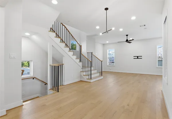 $3,050 | 2204 Lou Ellen Lane, Houston, TX 77018