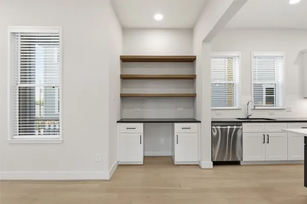 $3,050 | 2204 Lou Ellen Lane, Houston, TX 77018