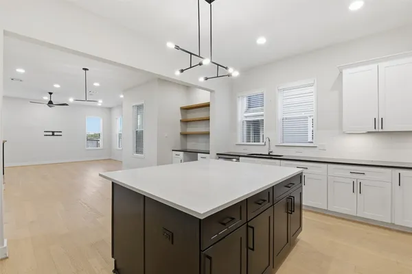 $3,050 | 2204 Lou Ellen Lane, Houston, TX 77018