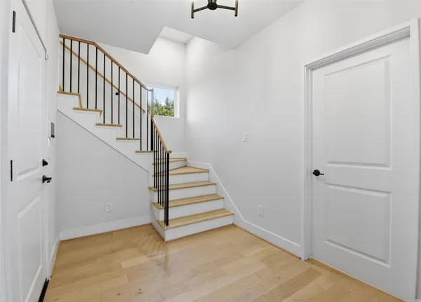 $3,050 | 2204 Lou Ellen Lane, Houston, TX 77018