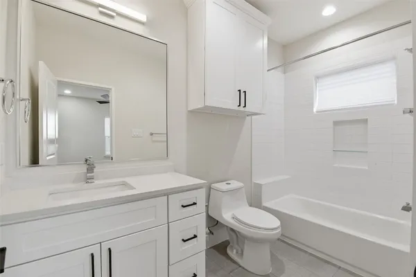 $3,050 | 2204 Lou Ellen Lane, Houston, TX 77018