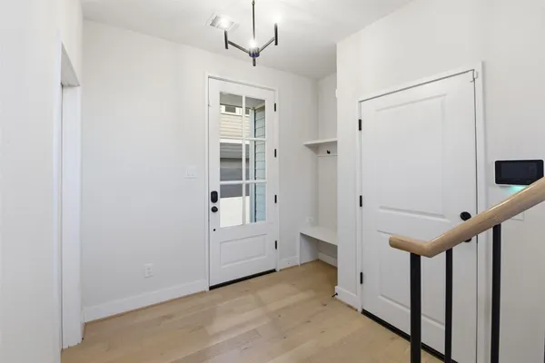 $3,050 | 2204 Lou Ellen Lane, Houston, TX 77018