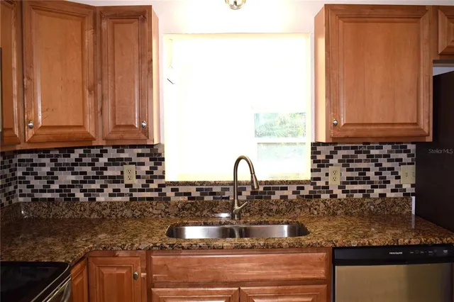 $1,950 | 808 Cypress Avenue, Venice, FL 34285